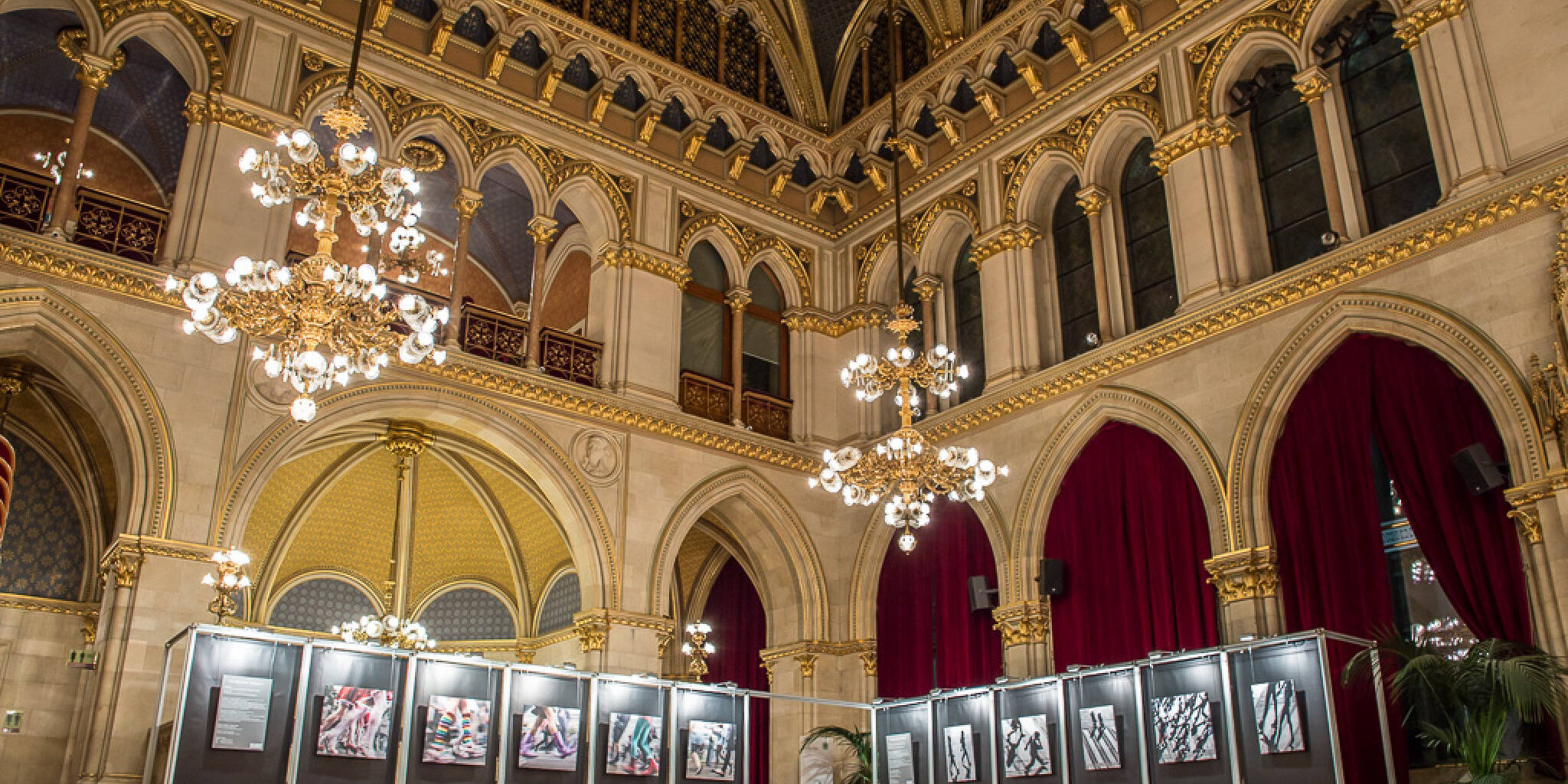 Wiener Rathaus, 2015__LET´s WALK!